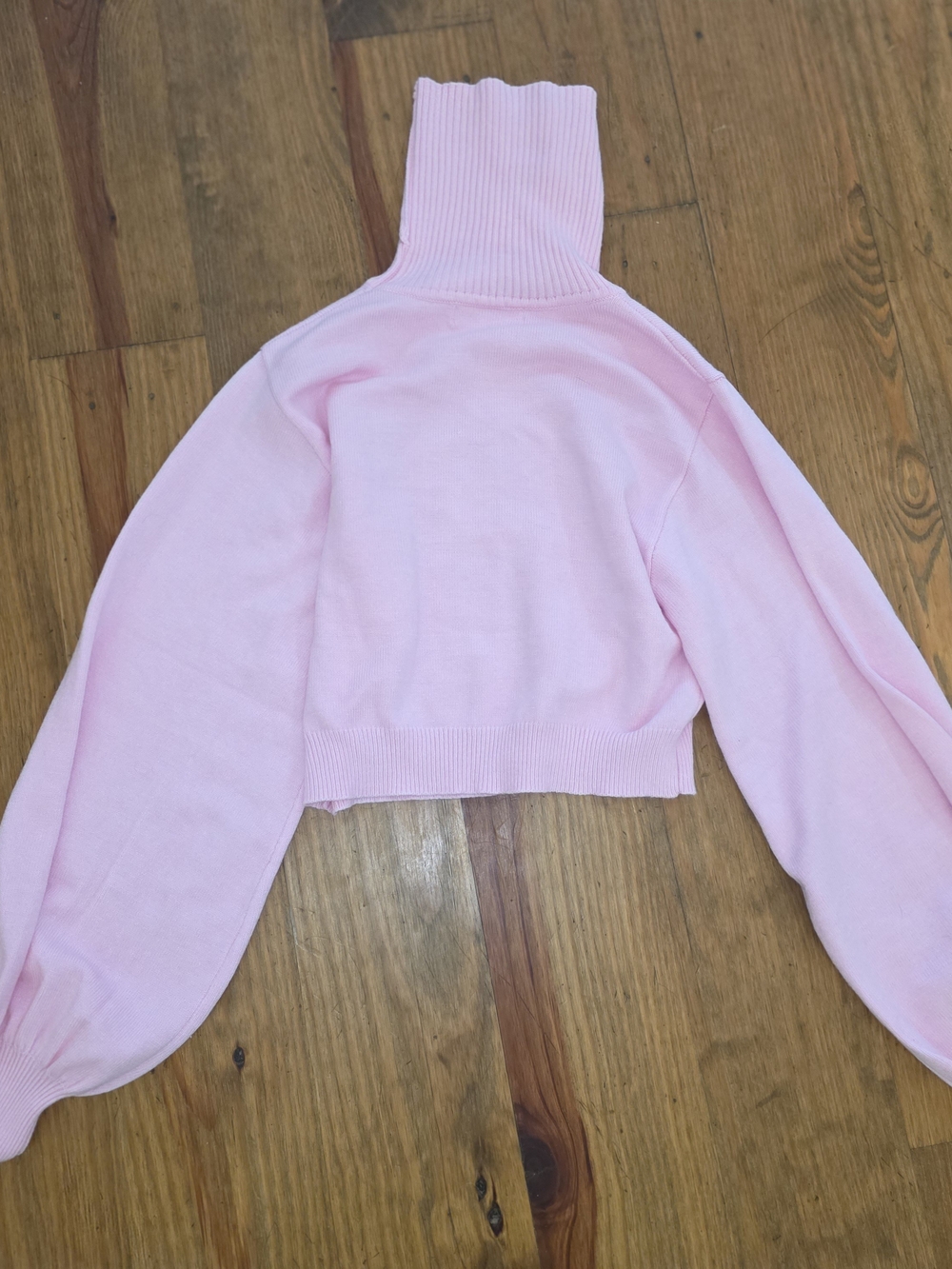 Cropped Pink Turtleneck Sweater with Balloon Sleeves